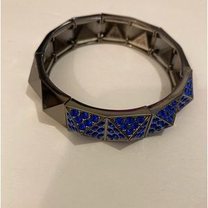 BEAUTIFUL GUNMETAL AND BLUE STONE STRETCH BRACELET